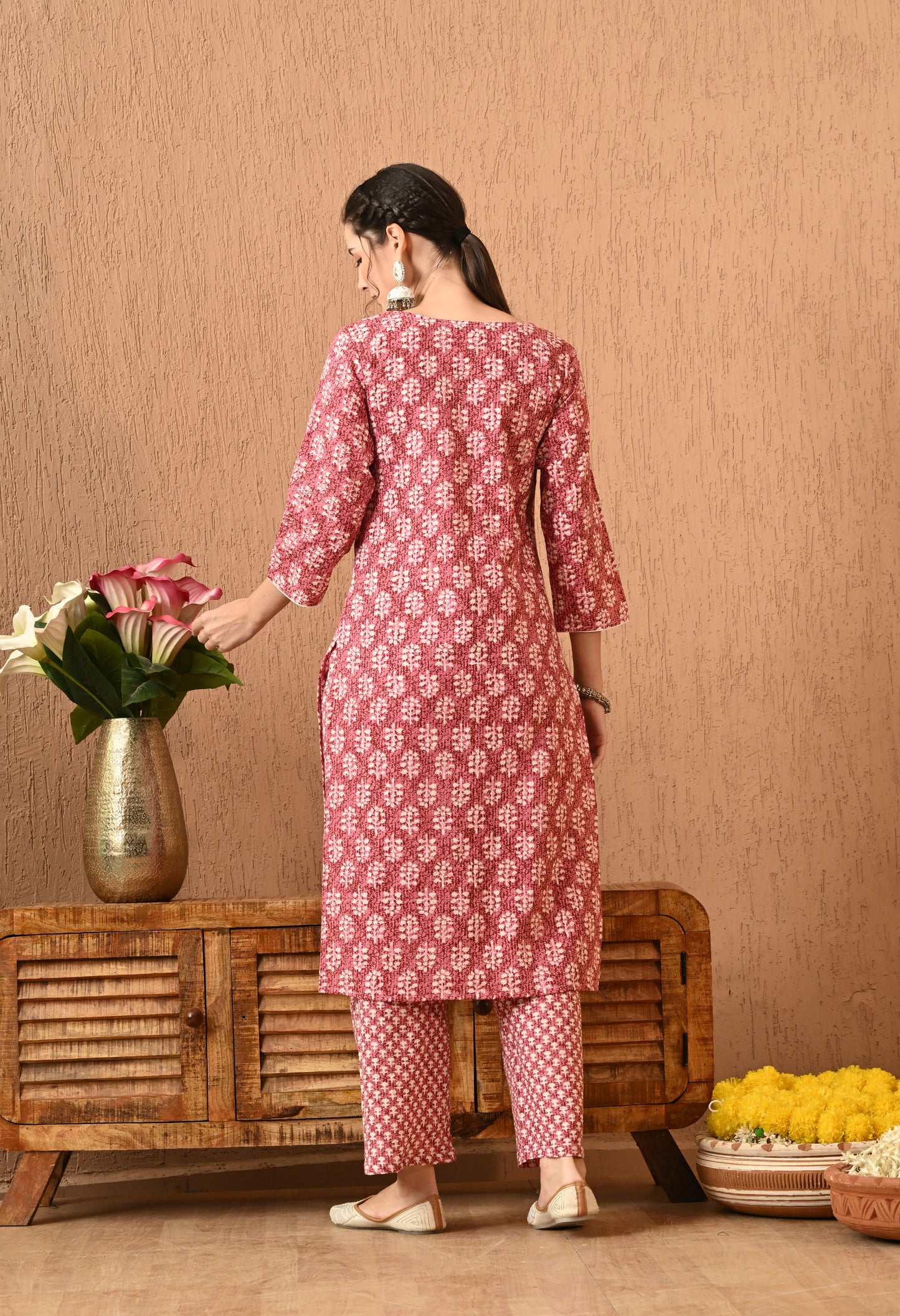 Gulveera - Rusty Pink Floral Motif Kurta Pant Set