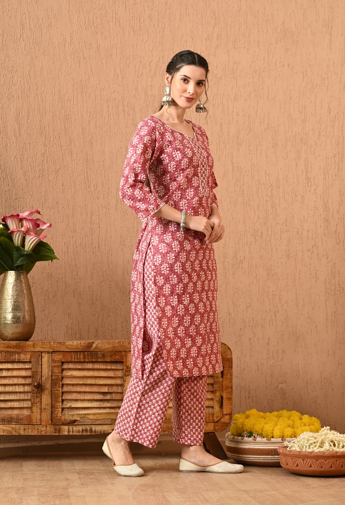 Gulveera - Rusty Pink Floral Motif Kurta Pant Set