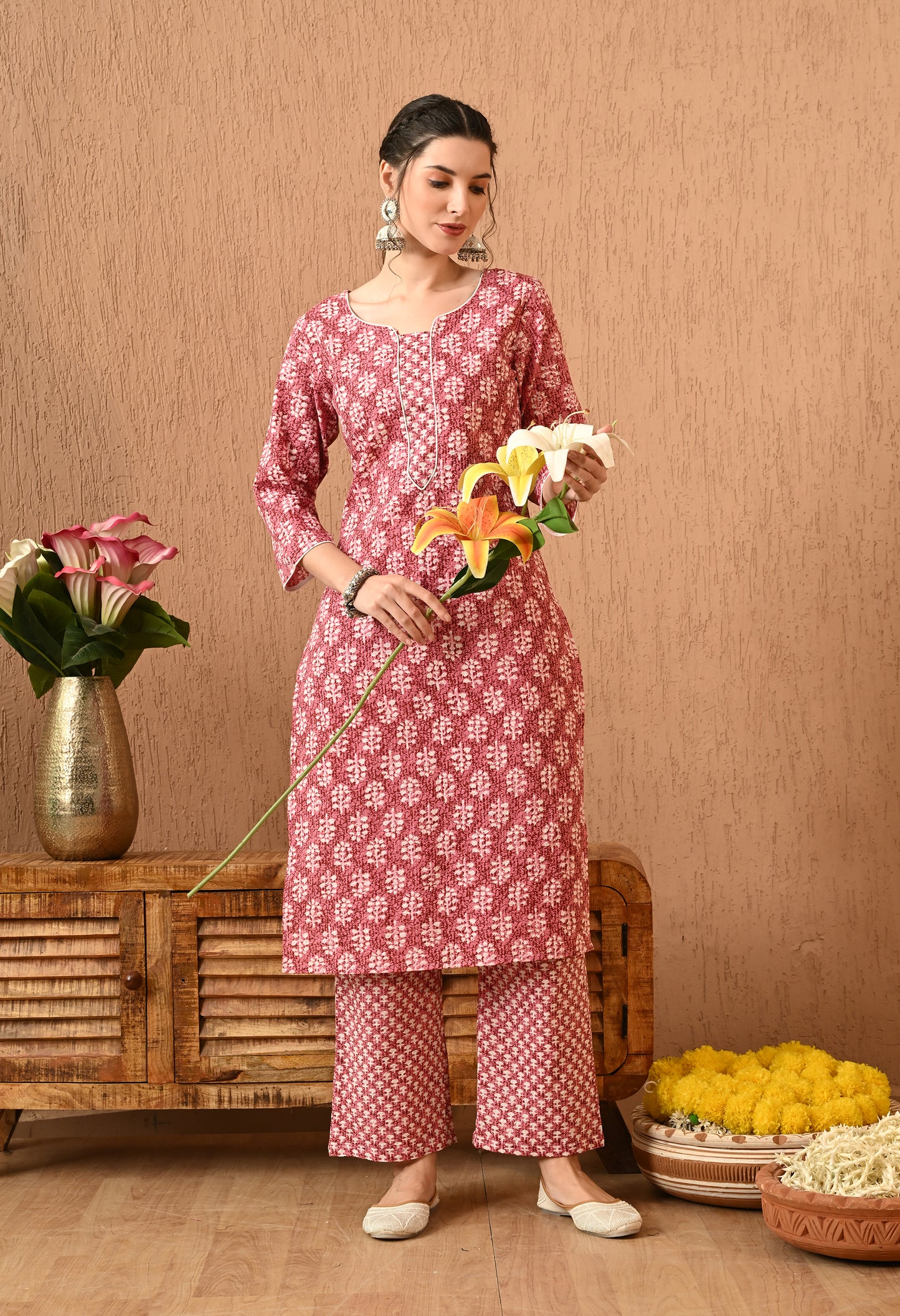 Gulveera - Rusty Pink Floral Motif Kurta Pant Set