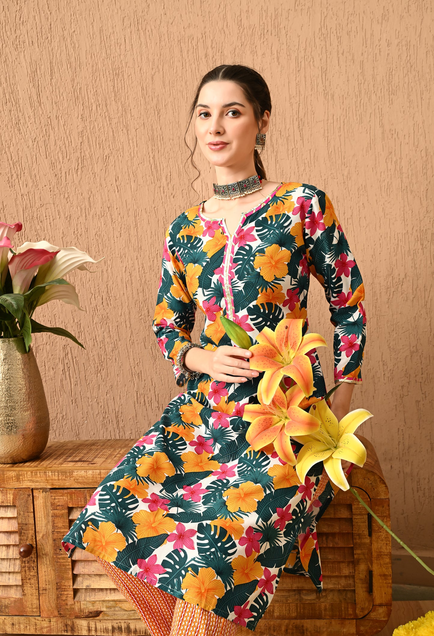 Yamika - Multicolor Leaf Print Straight Kurta Pant Set