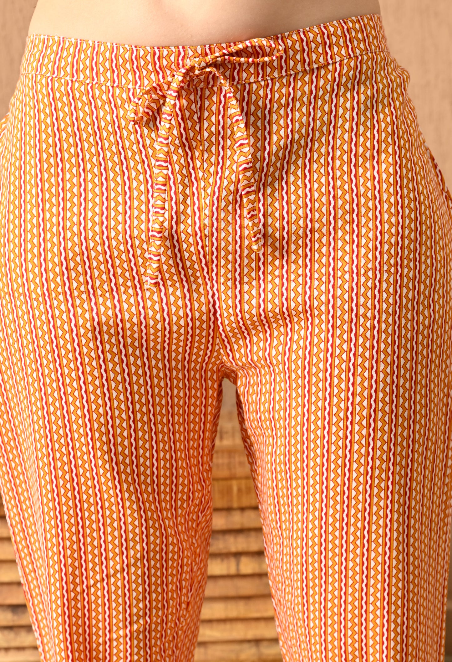 Yamika - Multicolor Leaf Print Straight Kurta Pant Set
