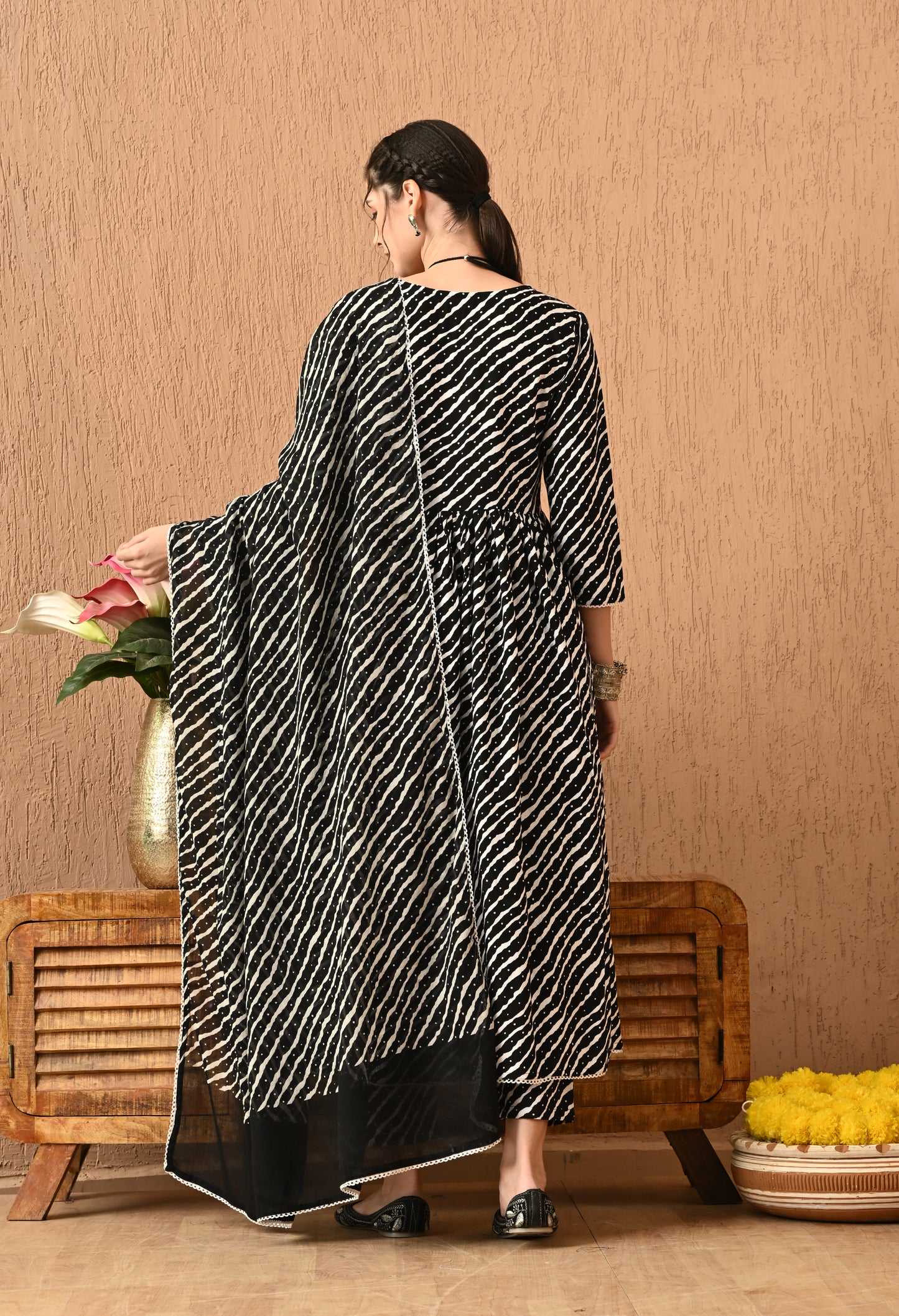 Kavira – Black Leheriya Print Kurta Pant Set with Leheriya Dupatta
