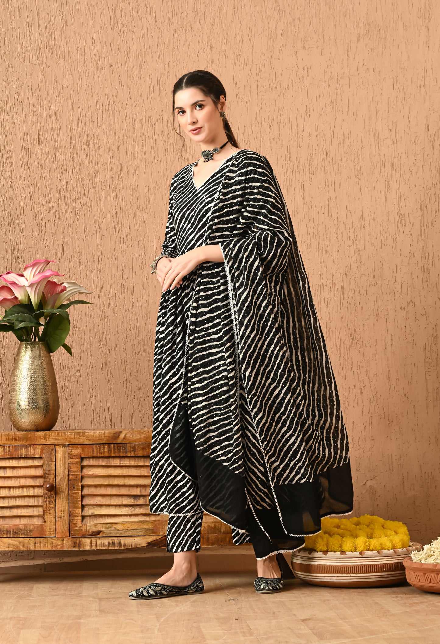 Kavira – Black Leheriya Print Kurta Pant Set with Leheriya Dupatta
