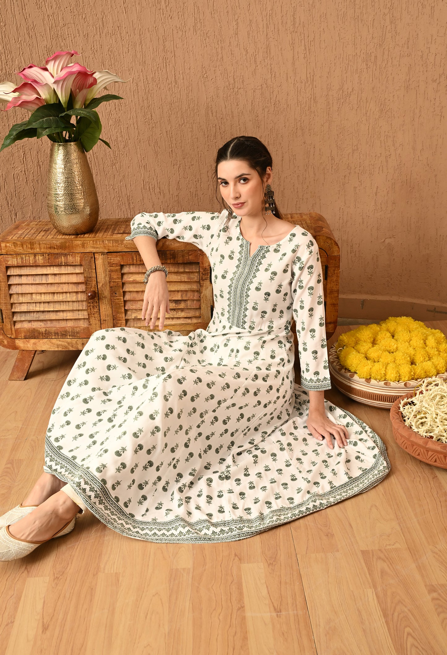 Anvitha – White Ethnic Motif Print Kurta Pant Set
