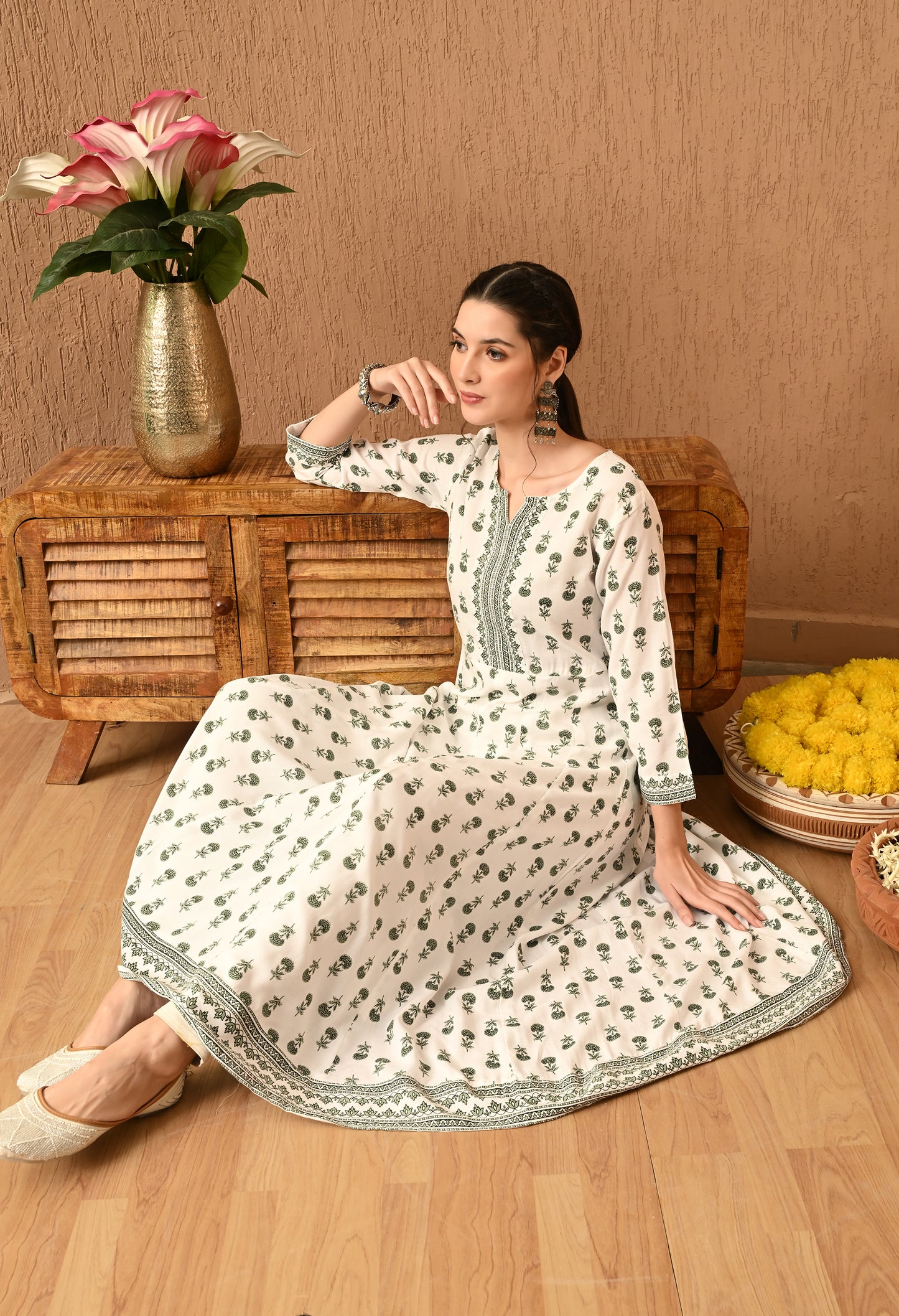 Anvitha – White Ethnic Motif Print Kurta Pant Set