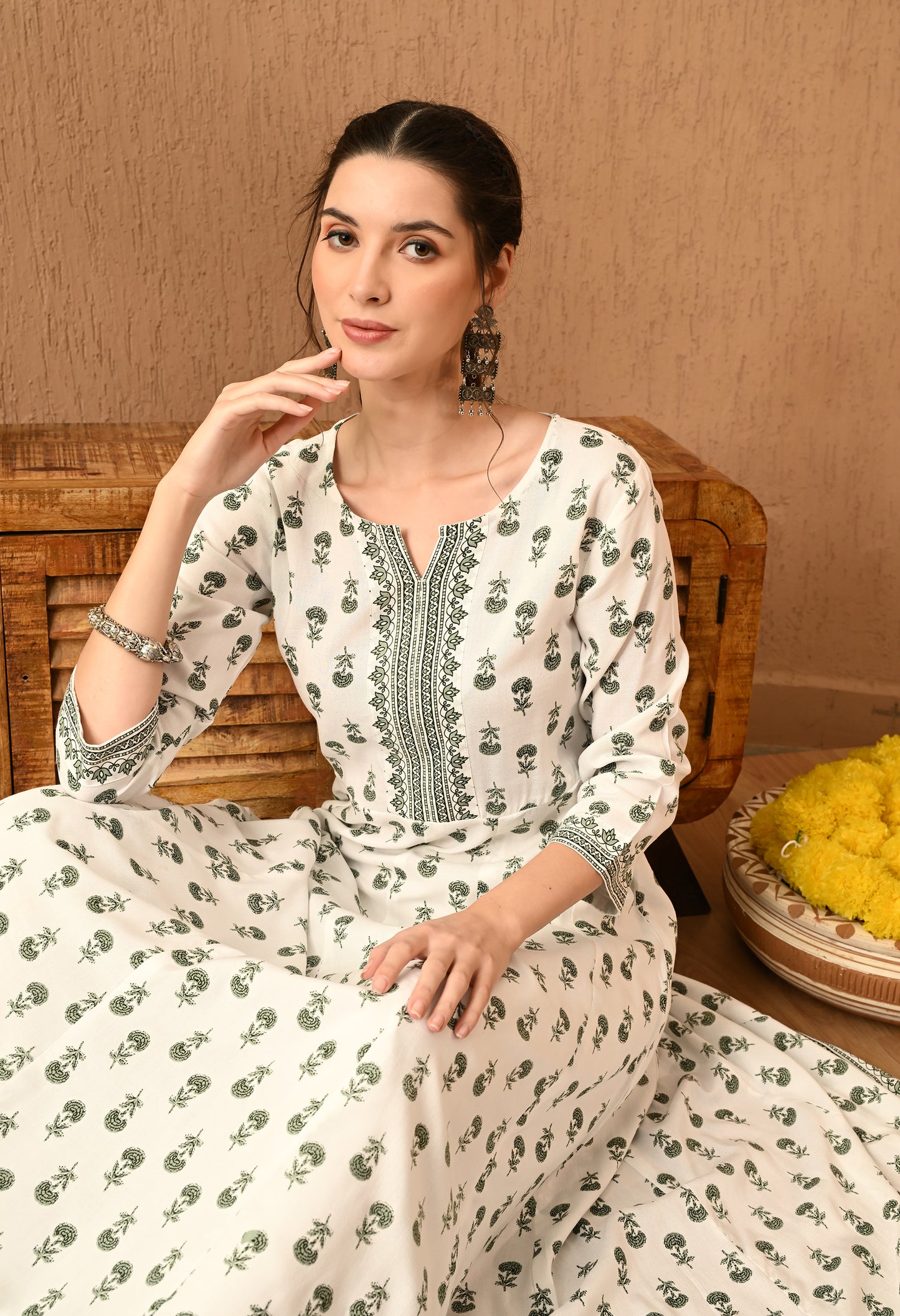 Anvitha – White Ethnic Motif Print Kurta Pant Set