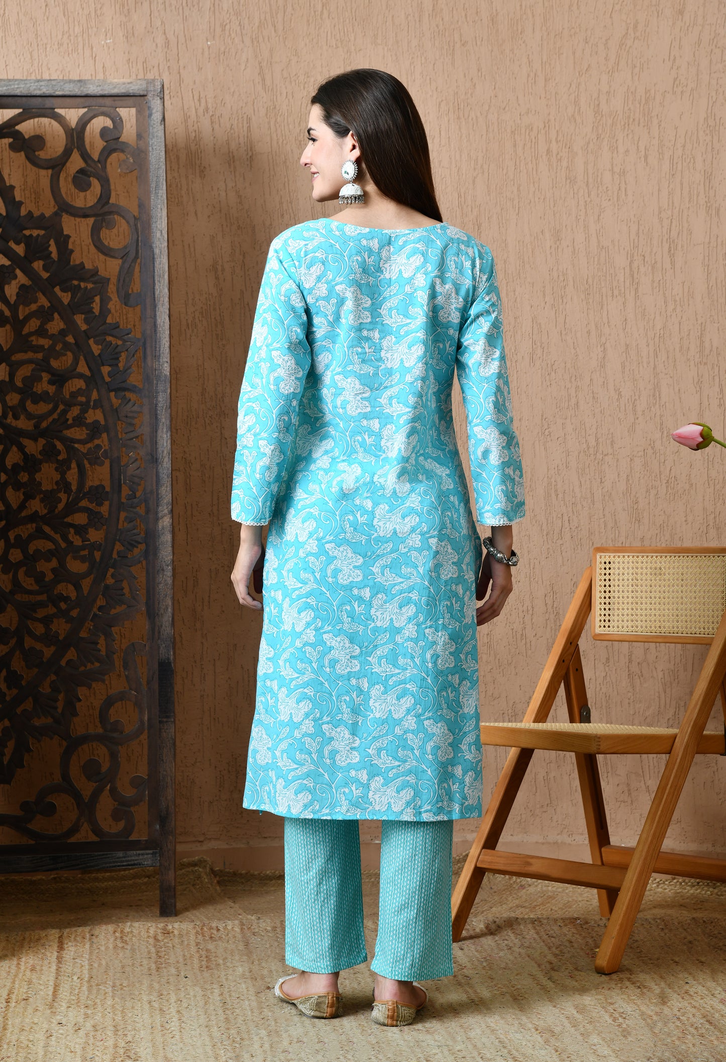 Skyara – Sky Blue Floral Kurta Pant Set with Cotton Lace Work