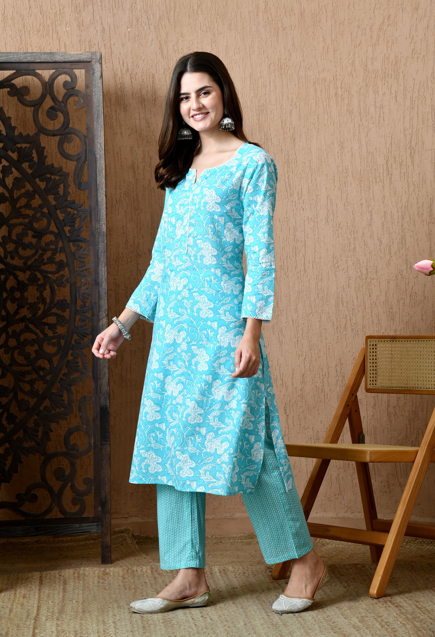 Skyara – Sky Blue Floral Kurta Pant Set with Cotton Lace Work