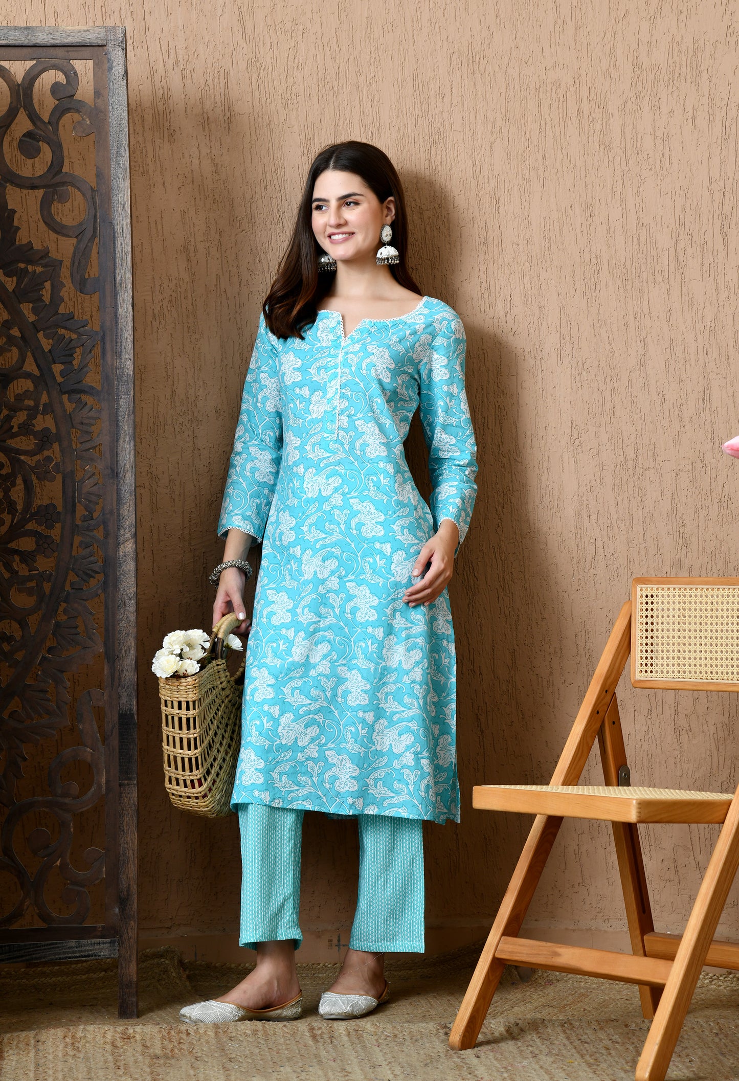 Skyara – Sky Blue Floral Kurta Pant Set with Cotton Lace Work