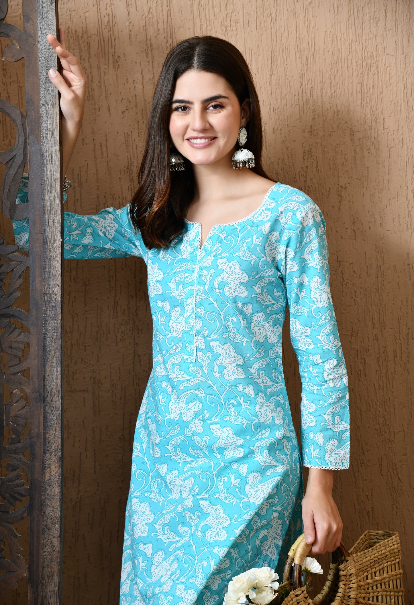 Skyara – Sky Blue Floral Kurta Pant Set with Cotton Lace Work