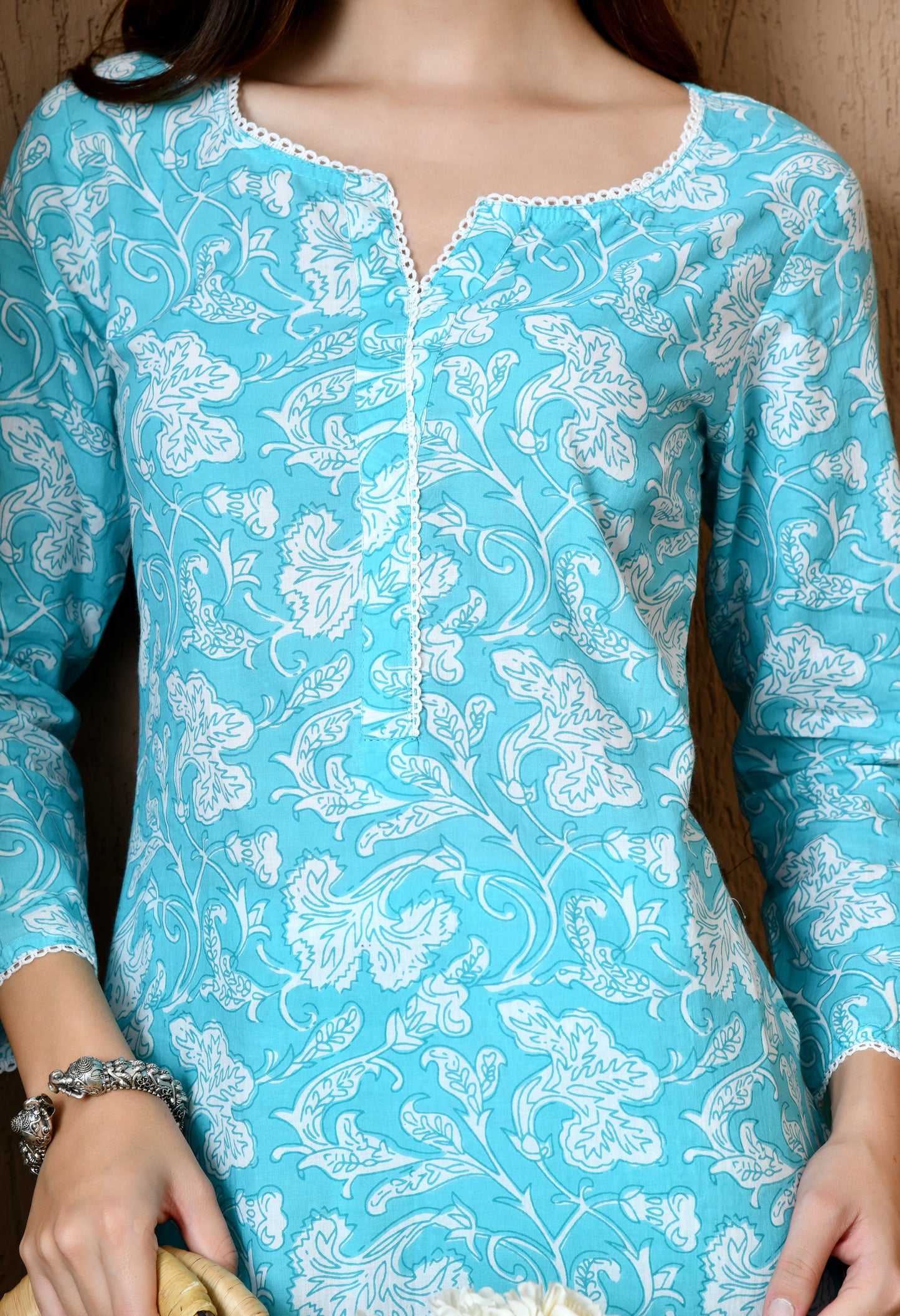 Skyara – Sky Blue Floral Kurta Pant Set with Cotton Lace Work