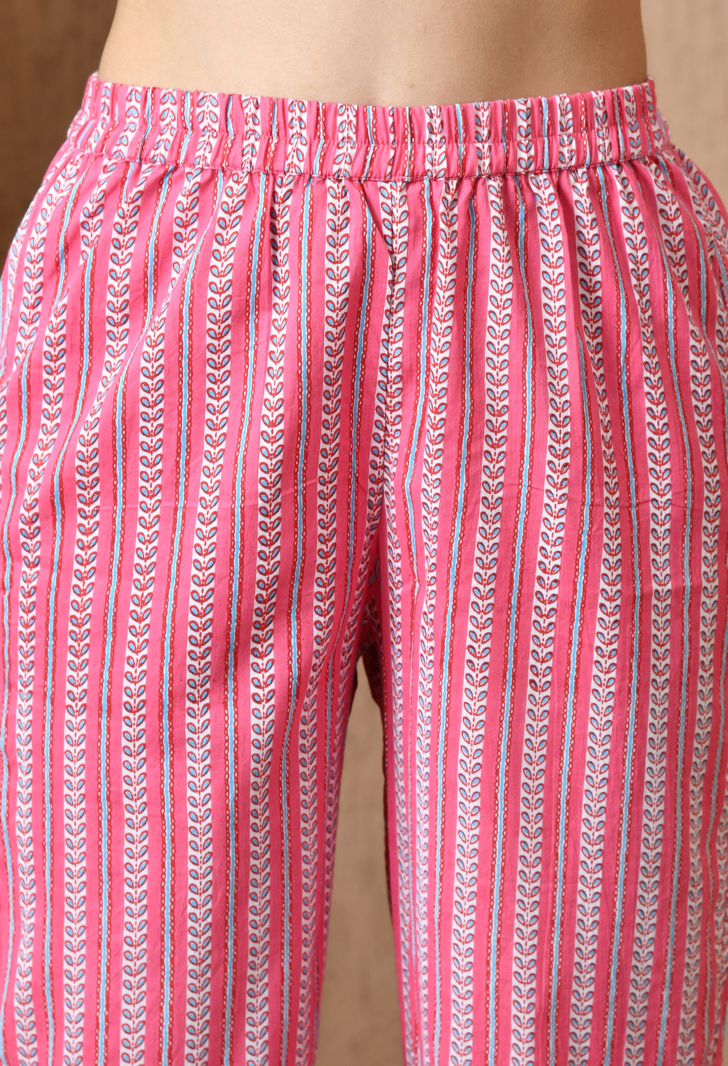 Ruhani – Pink Paisley Kurta Pant Set with Lace Placket