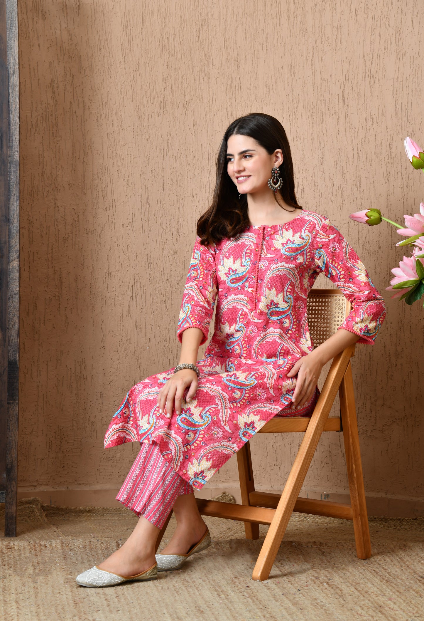 Ruhani – Pink Paisley Kurta Pant Set with Lace Placket