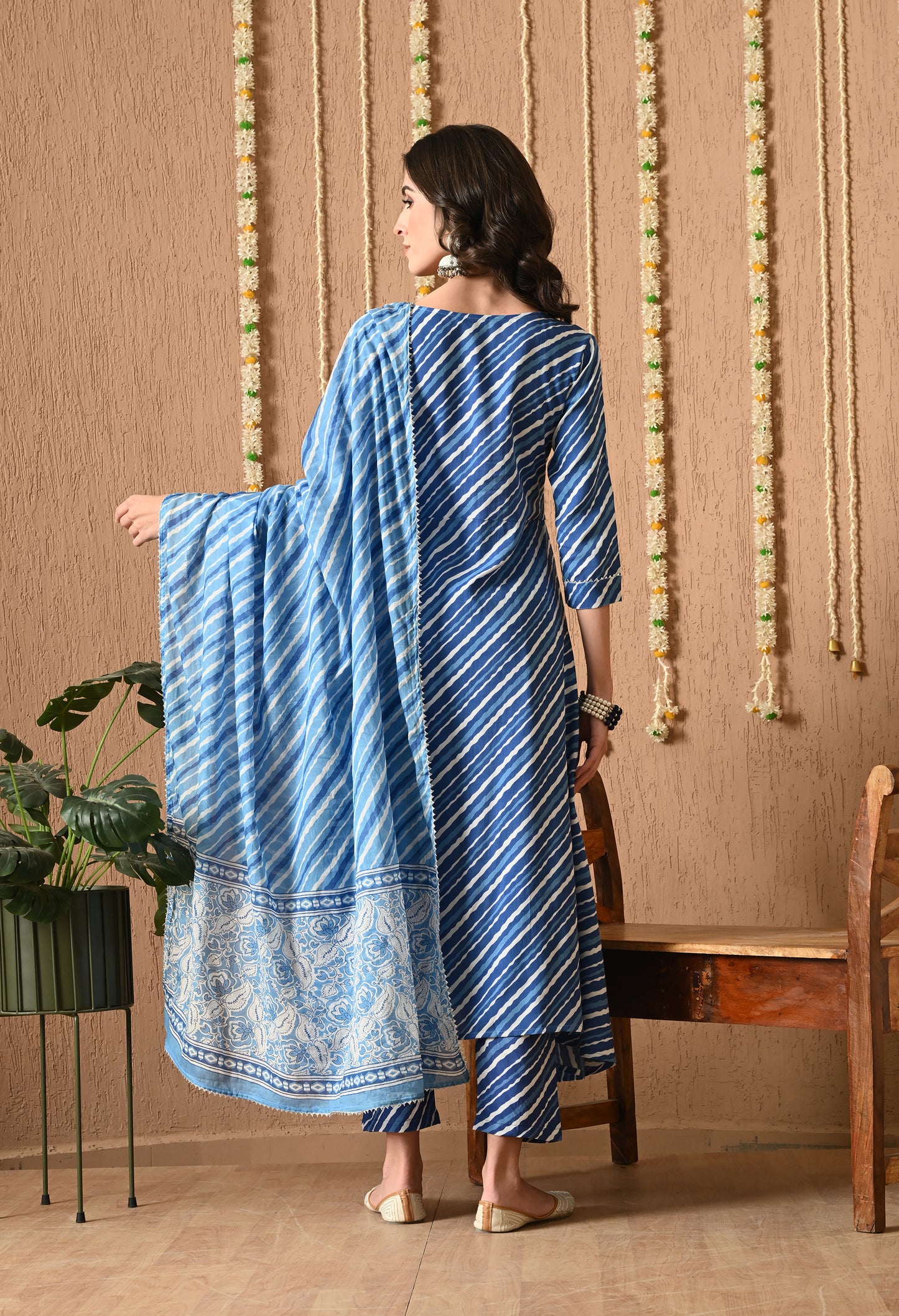 Lehrika – Blue Leheriya Print Kurta Pant Set with Dupatta & Lace Detailing