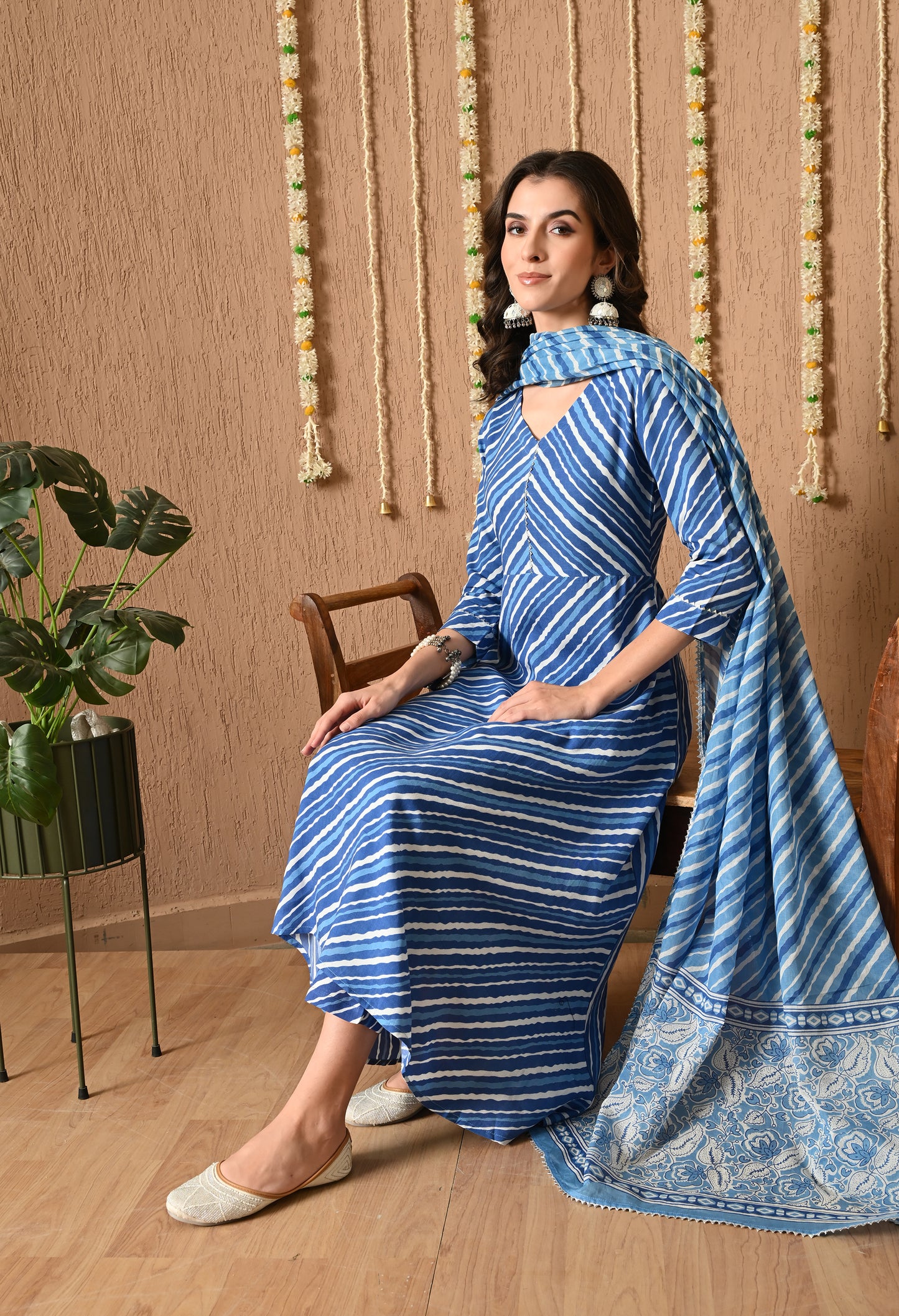 Lehrika – Blue Leheriya Print Kurta Pant Set with Dupatta & Lace Detailing