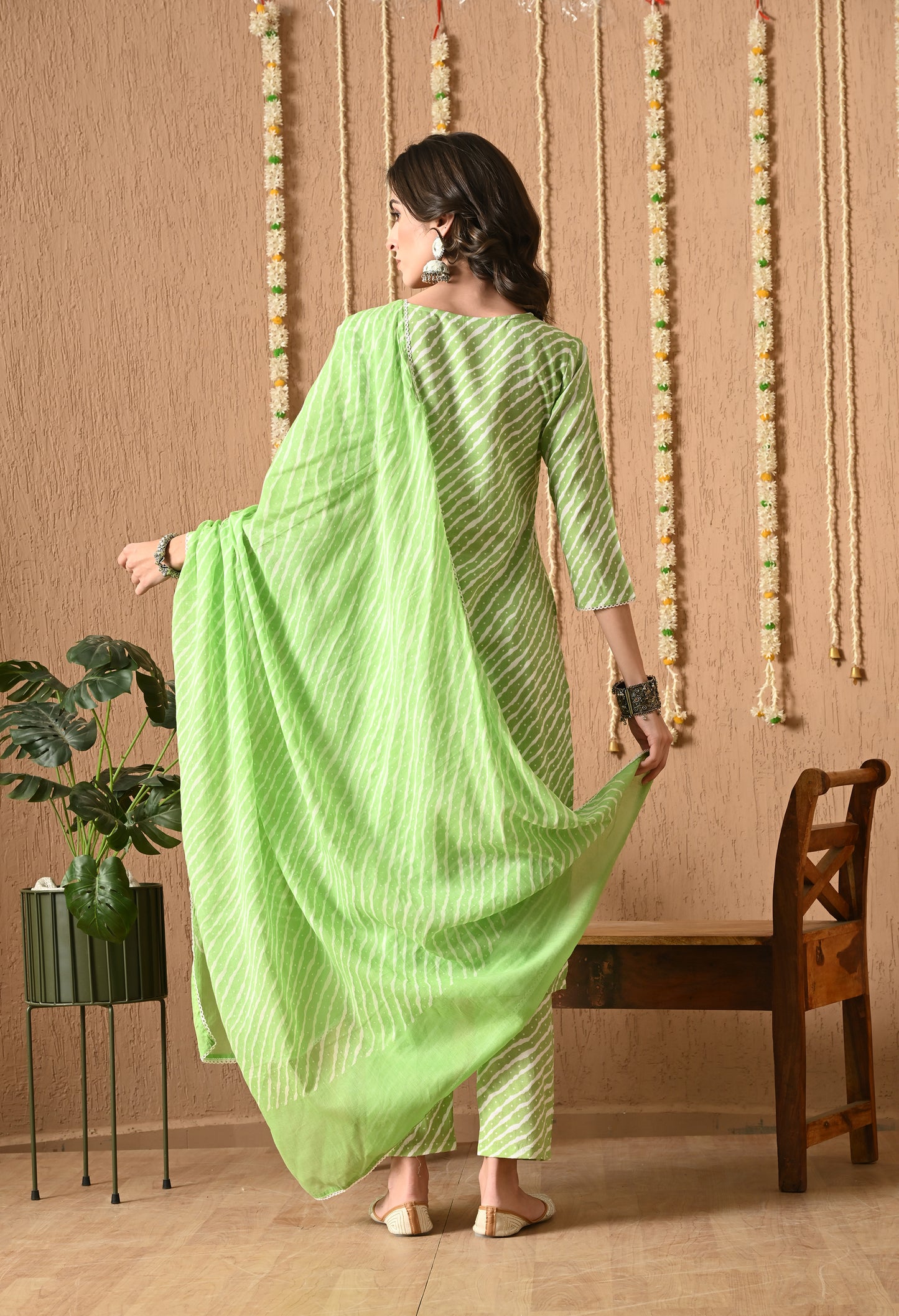 Pistara – Pista Green Leheriya Print Yoke Kurta Pant Set with Dupatta & Lace Detailing
