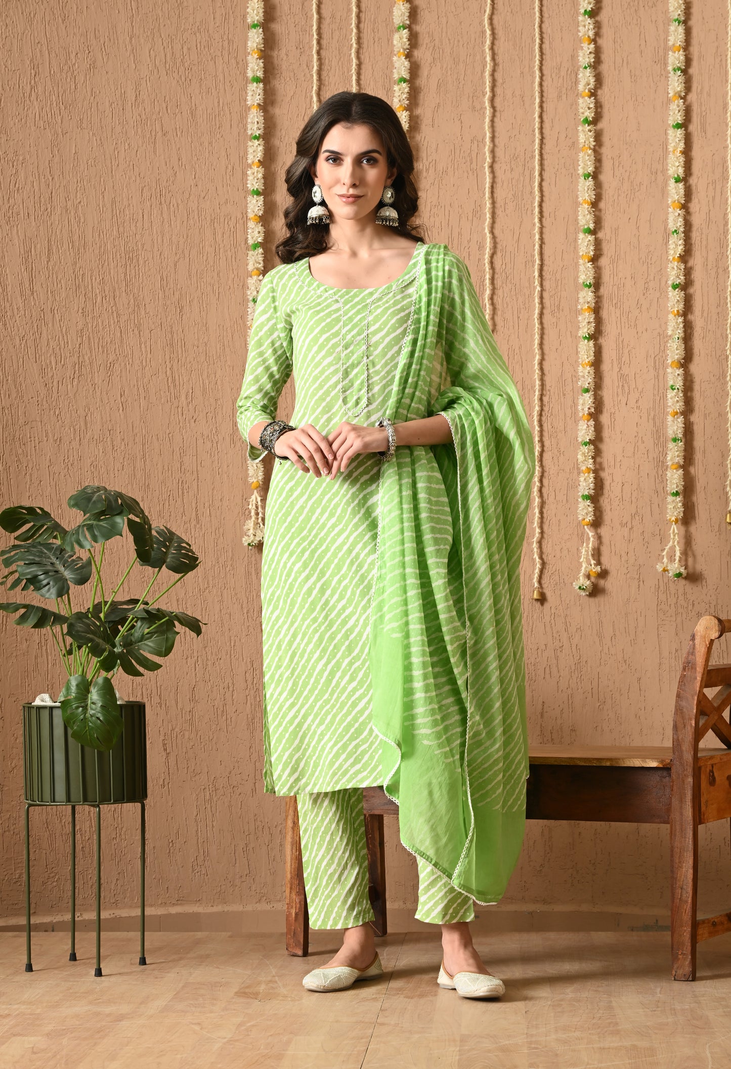 Pistara – Pista Green Leheriya Print Yoke Kurta Pant Set with Dupatta & Lace Detailing