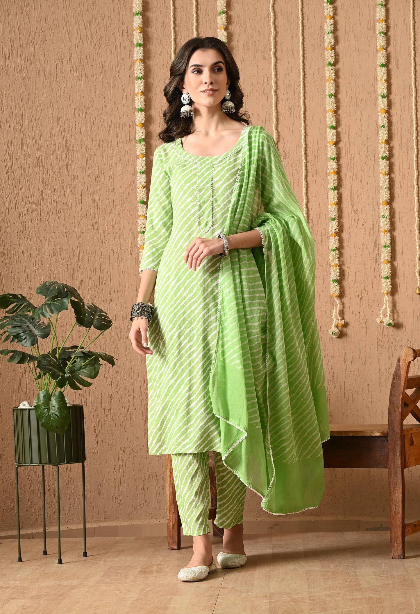 Pistara – Pista Green Leheriya Print Yoke Kurta Pant Set with Dupatta & Lace Detailing