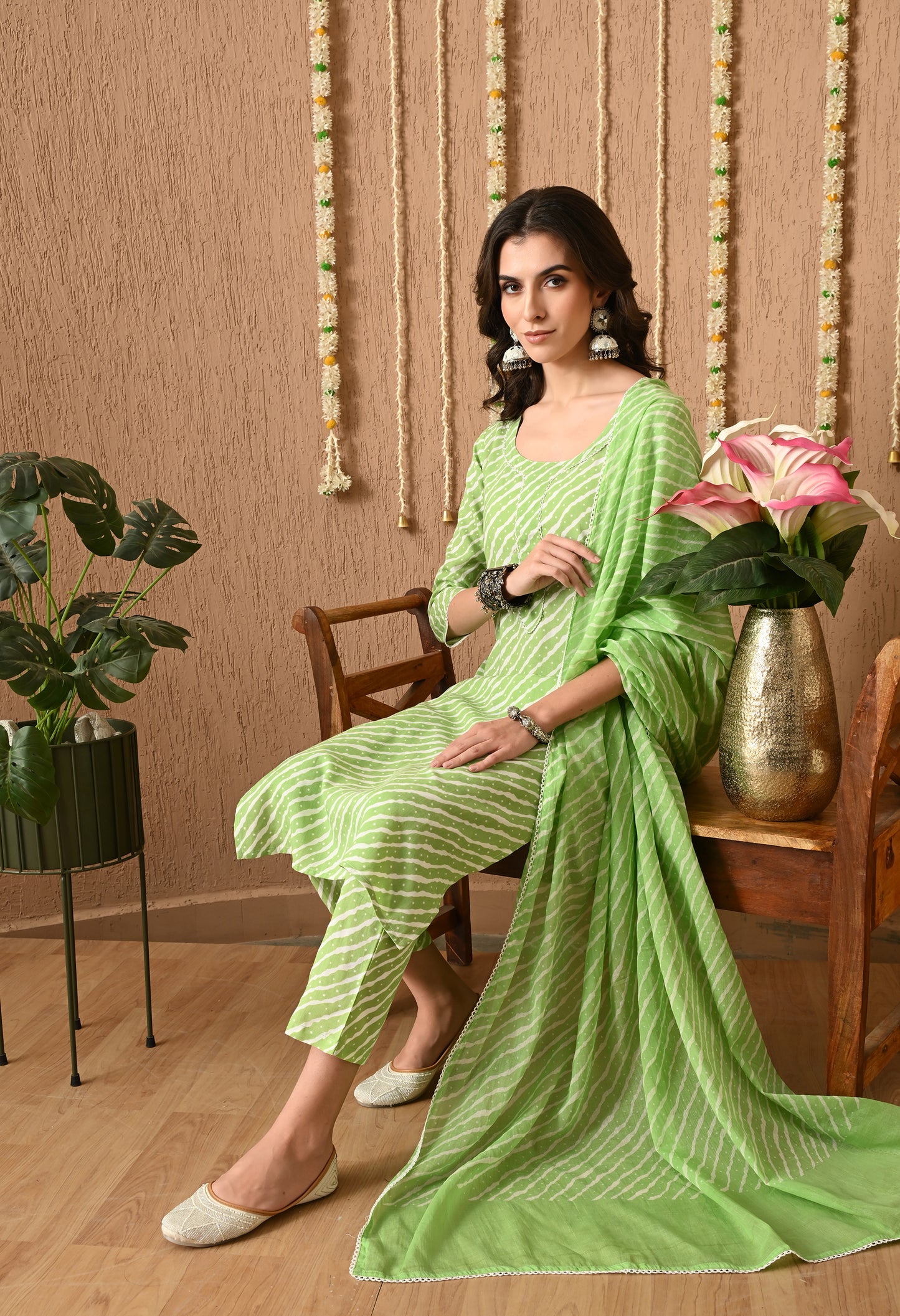 Pistara – Pista Green Leheriya Print Yoke Kurta Pant Set with Dupatta & Lace Detailing