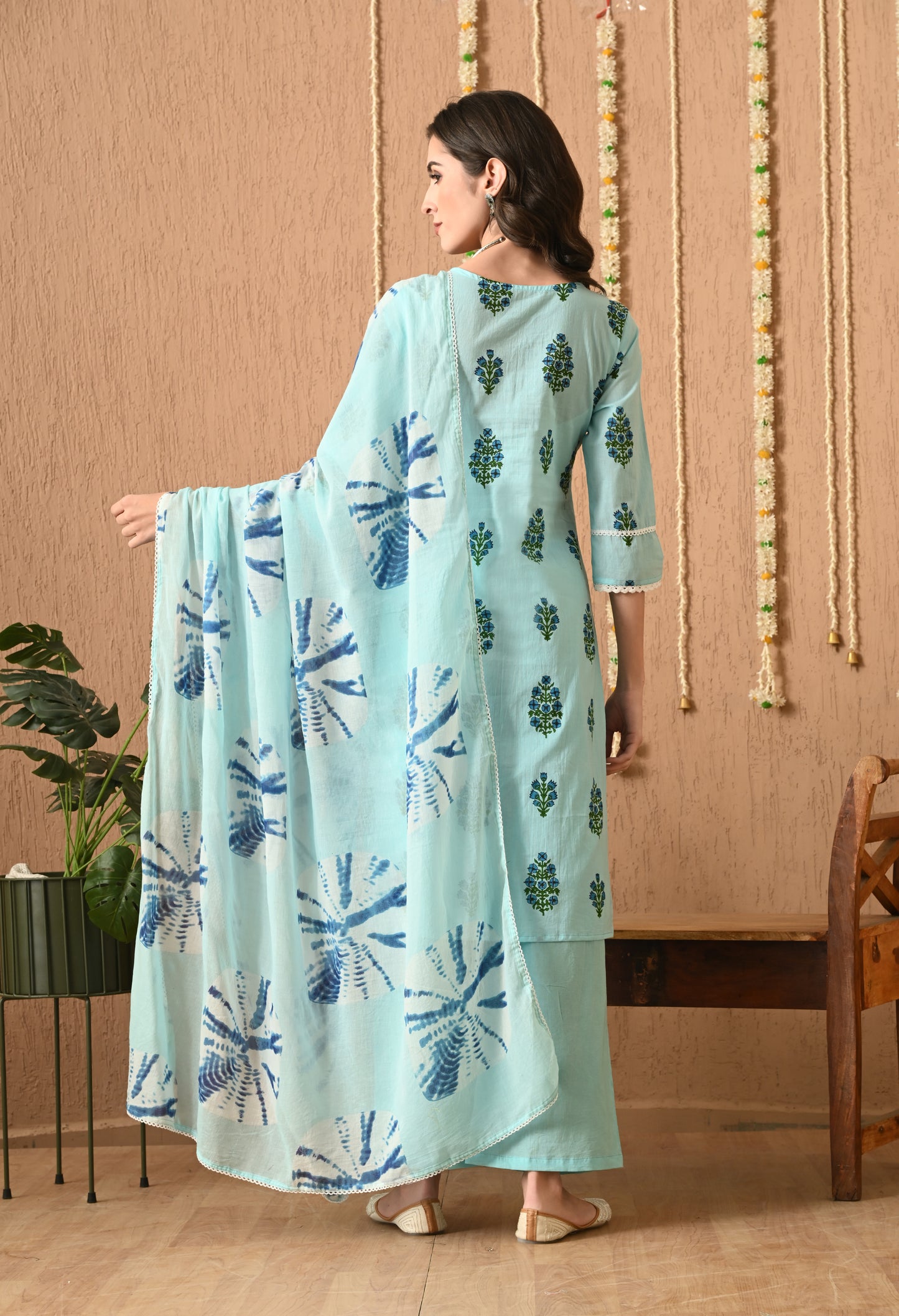 Nilika - Sky Blue Ethnic Motif Kurta Pant Set with Tie-Dye Dupatta
