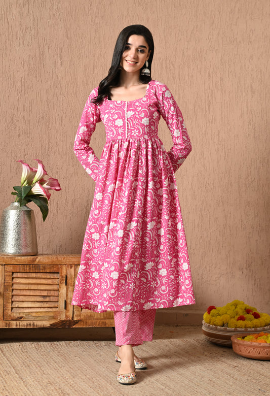 Gulbahaar – Pink Floral Gathered Kurta Pant Set with Lace Detailing