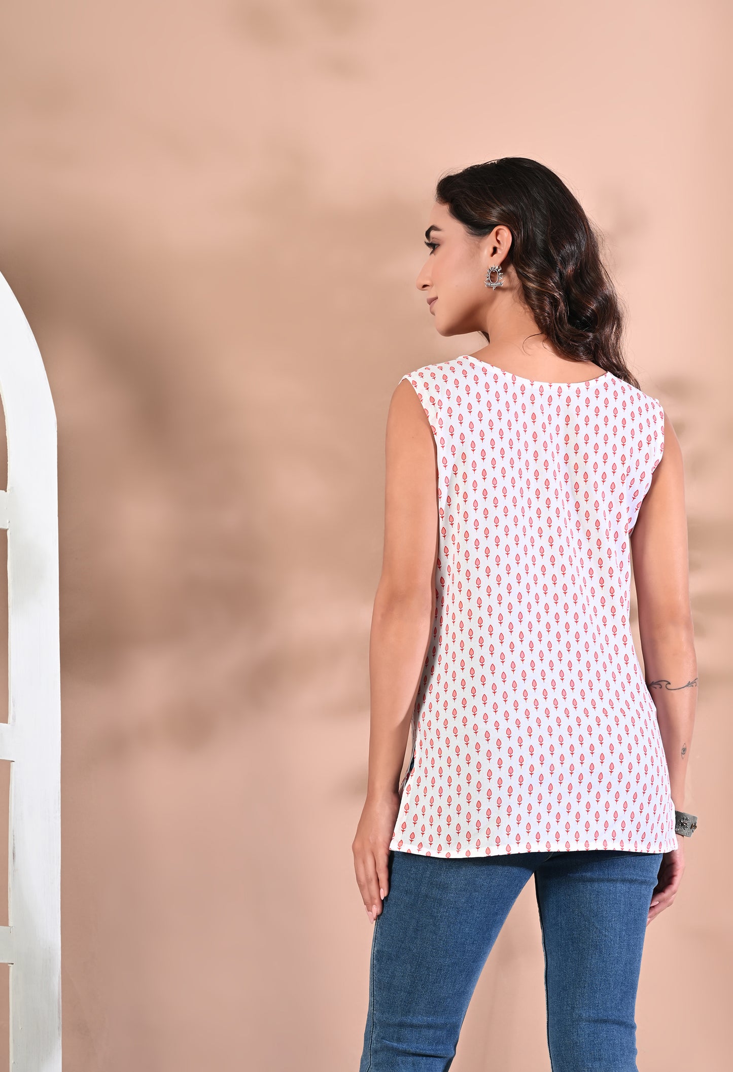Crimson Leaf White V-Neck Sleeveless Top