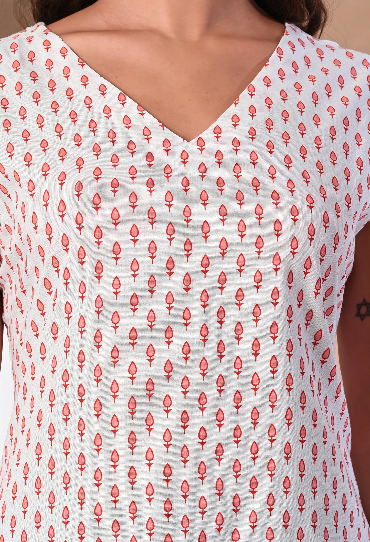 Crimson Leaf White V-Neck Sleeveless Top