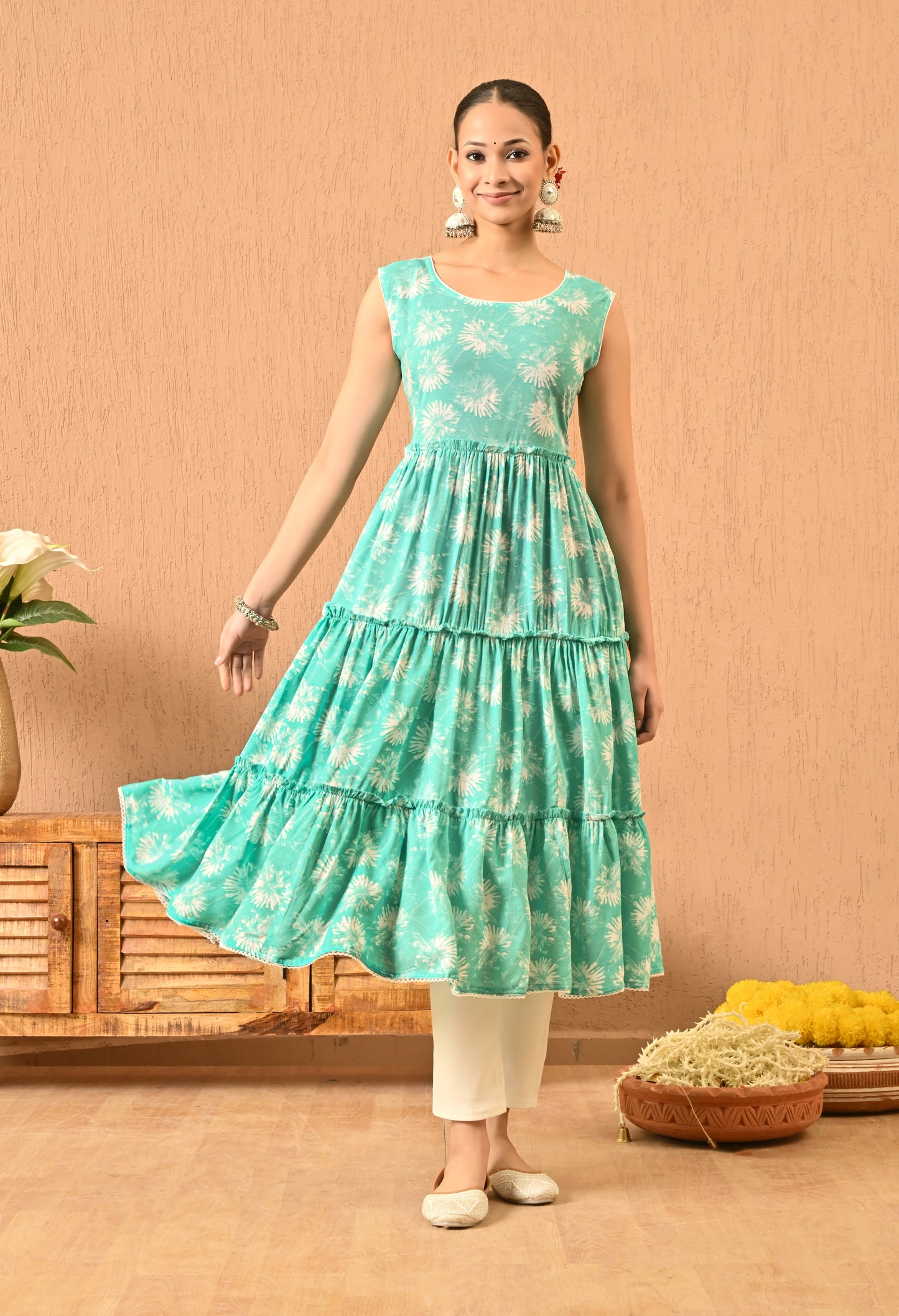 Jahnavi – Sea Green Ombre Tiered Kurta Pant Set with Tie-Dye Dupatta