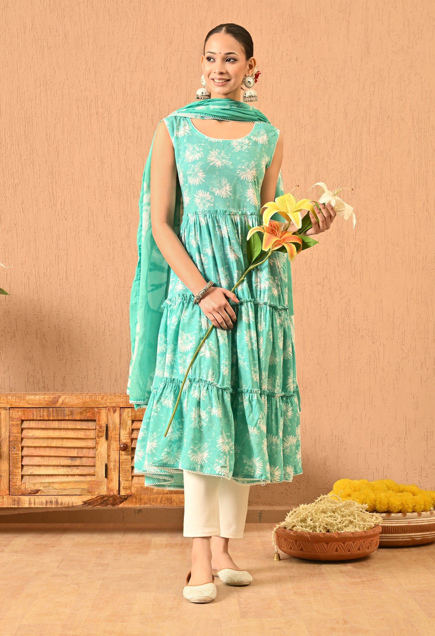 Jahnavi – Sea Green Ombre Tiered Kurta Pant Set with Tie-Dye Dupatta
