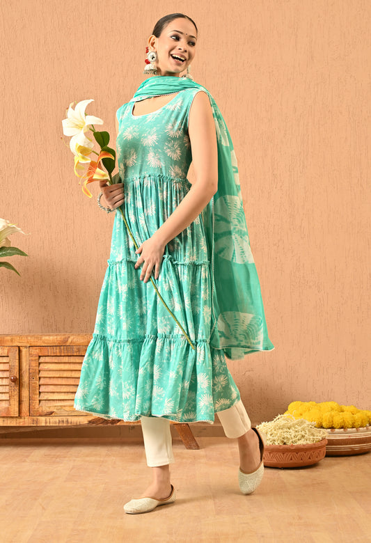 Jahnavi – Sea Green Ombre Tiered Kurta Pant Set with Tie-Dye Dupatta