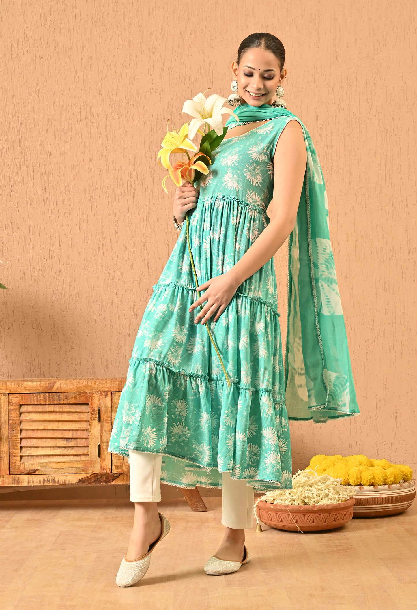 Jahnavi – Sea Green Ombre Tiered Kurta Pant Set with Tie-Dye Dupatta