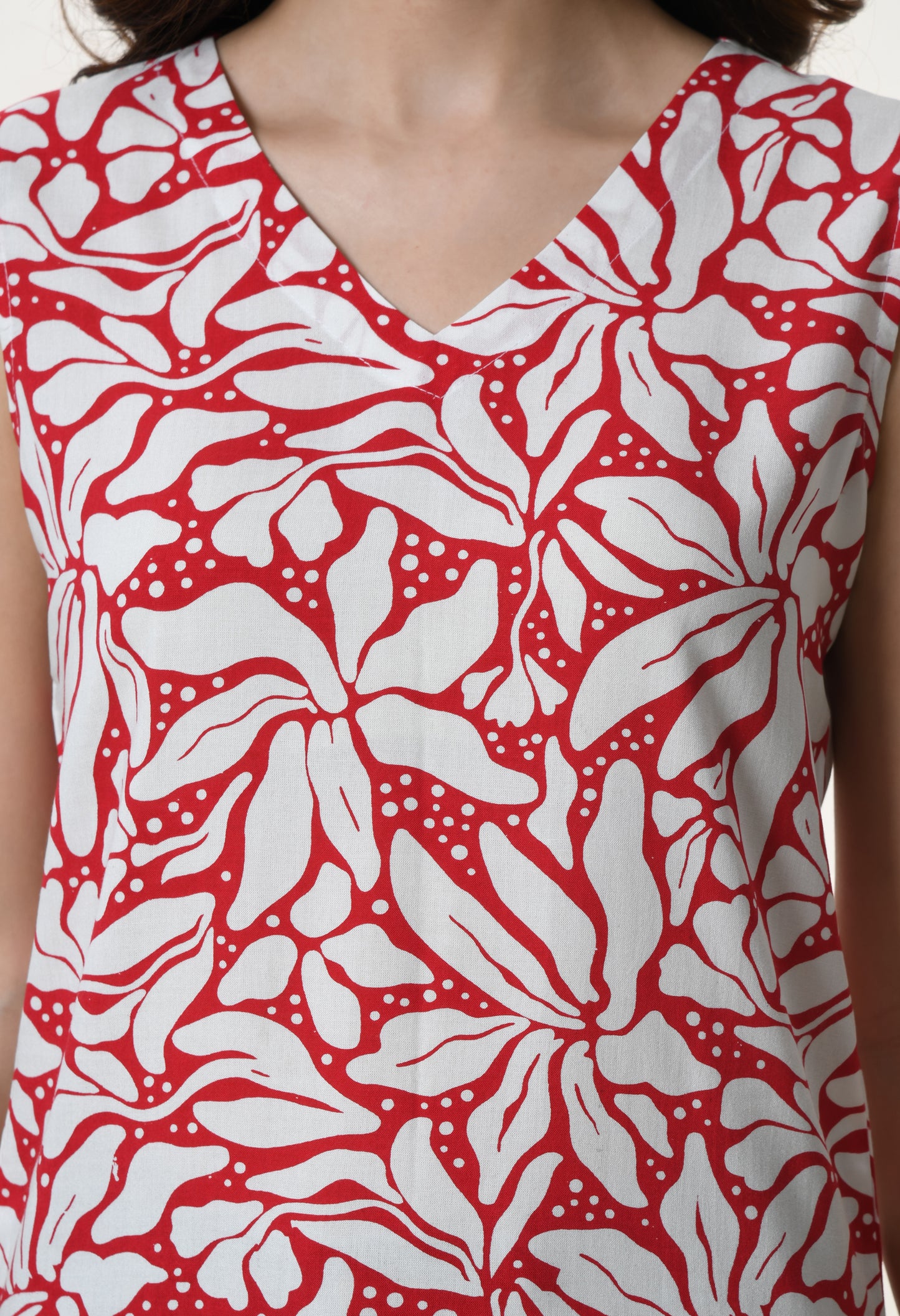 Scarlet Blossom Red Floral Printed V-Neck Sleeveless Top