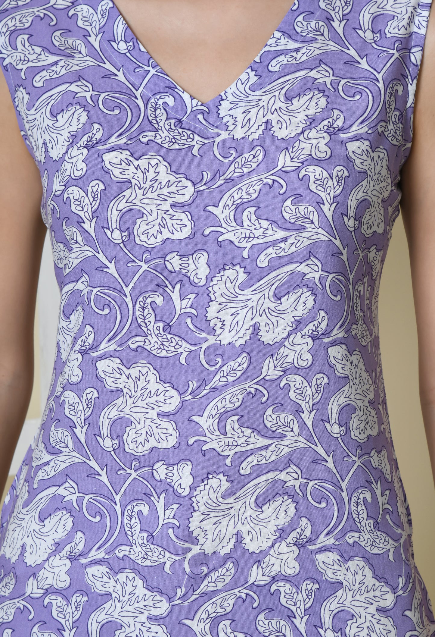 Lavender Bloom Purple V-Neck Sleeveless Top