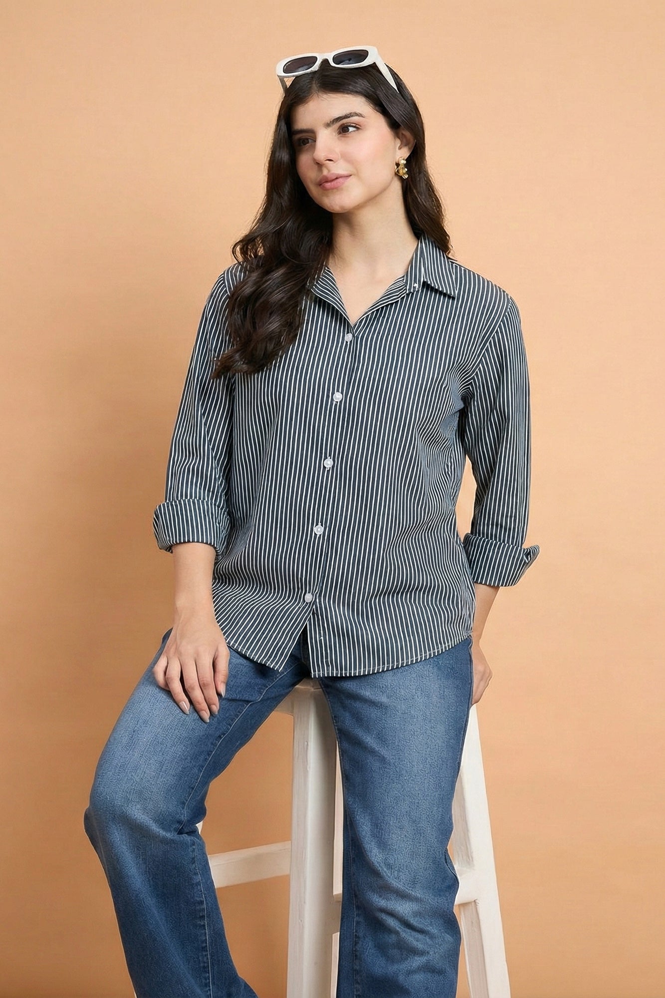 Noirline - Striped Fitted Shirt (Navy Blue)