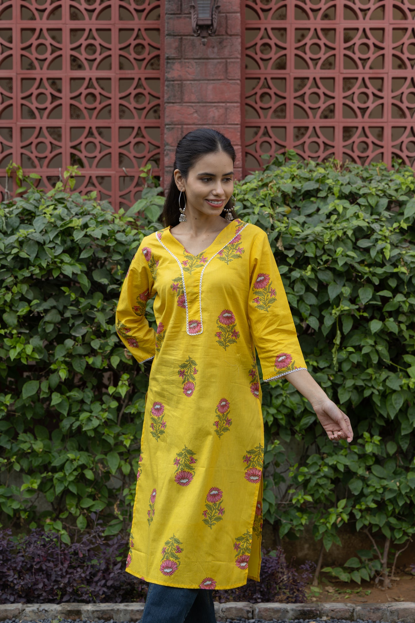 Sunlit Bloom Straight Kurta (Yellow)