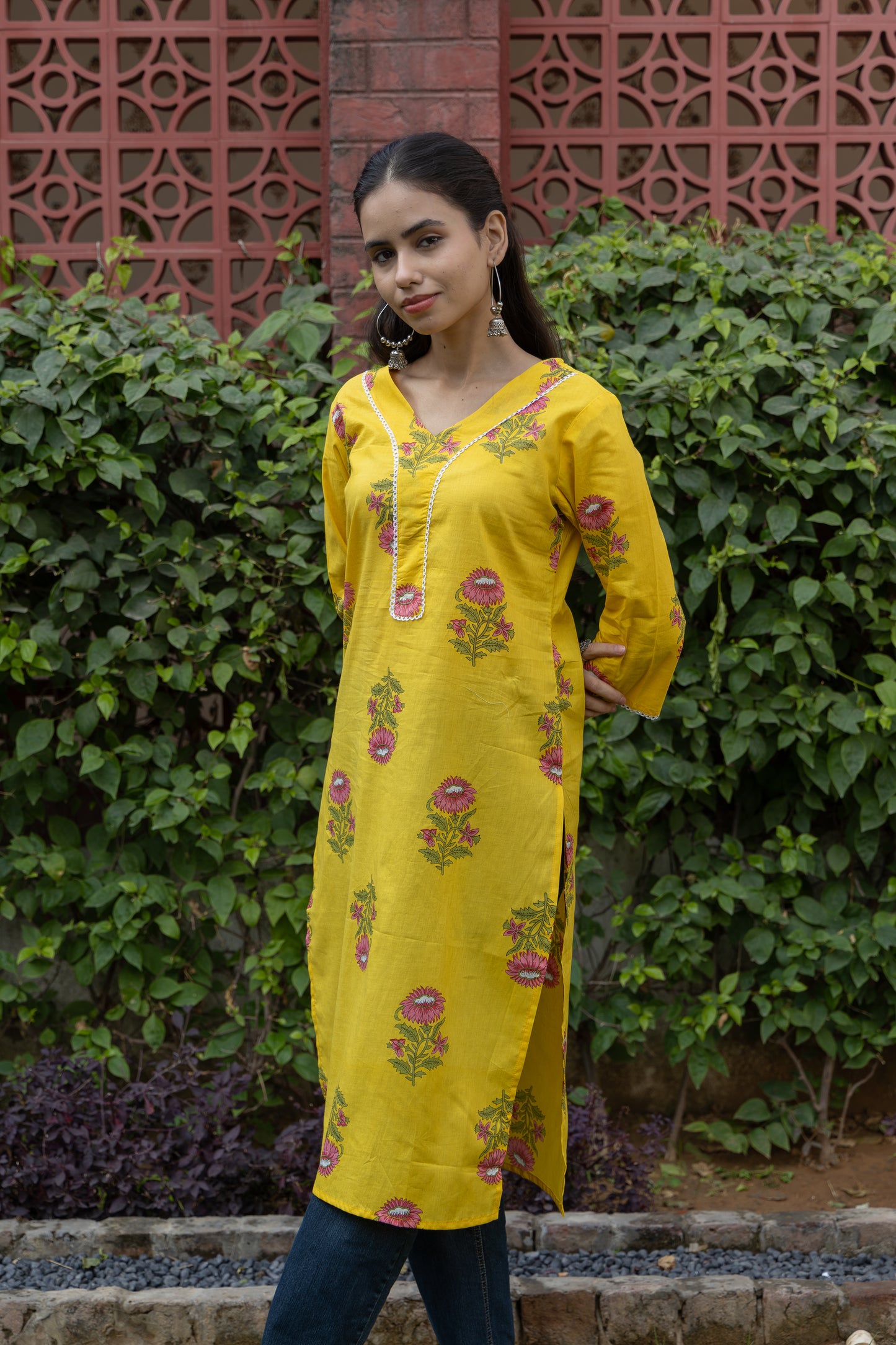 Sunlit Bloom Straight Kurta (Yellow)