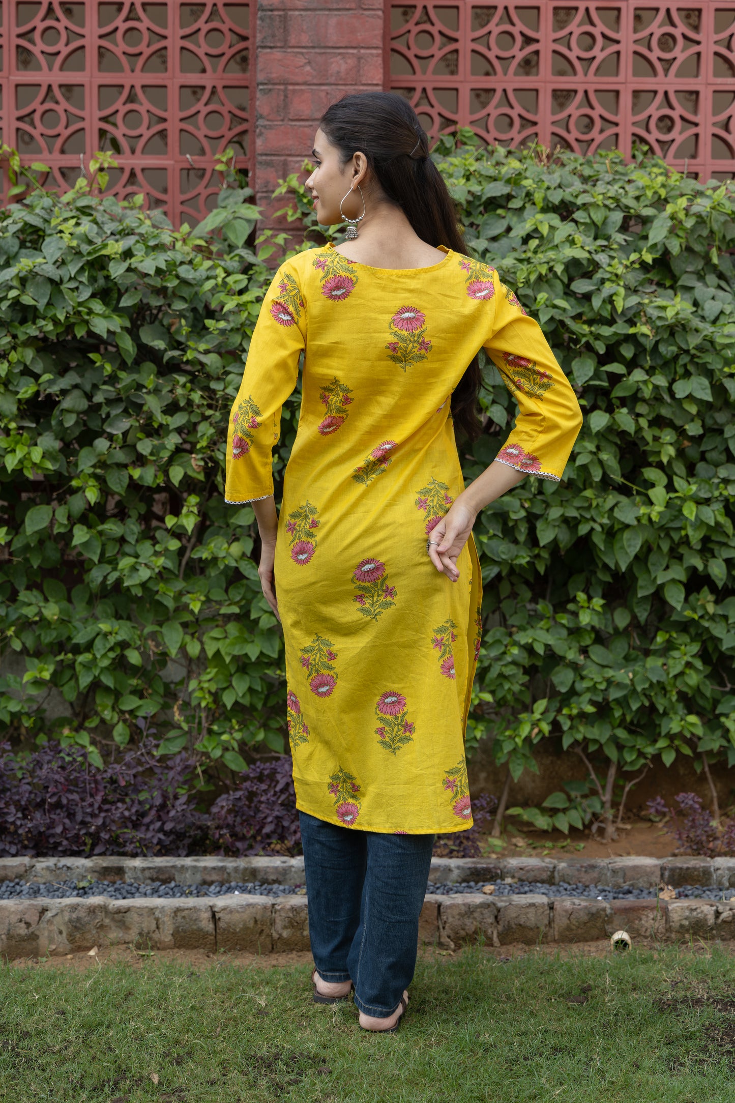 Sunlit Bloom Straight Kurta (Yellow)