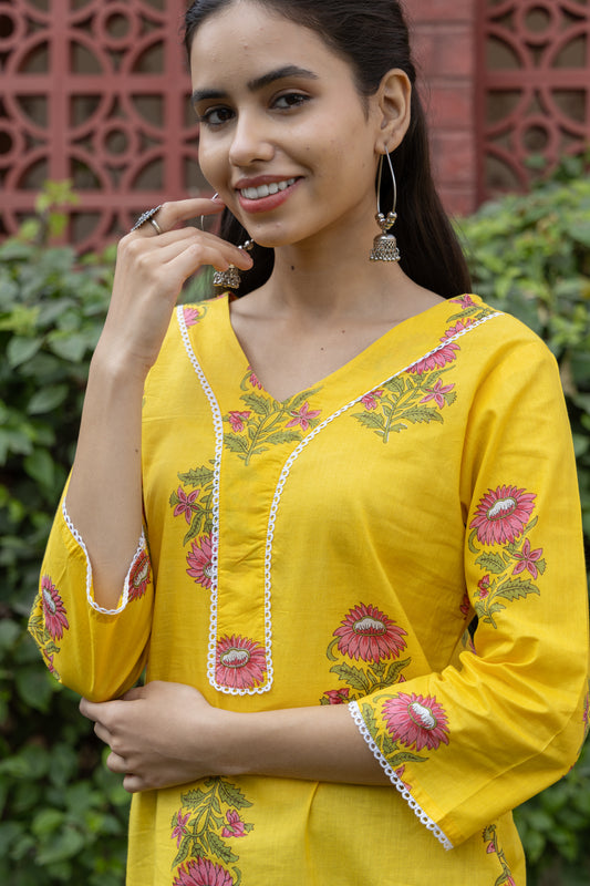 Sunlit Bloom Straight Kurta (Yellow)