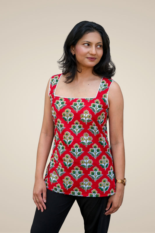 Reya – Red Sleeveless Top