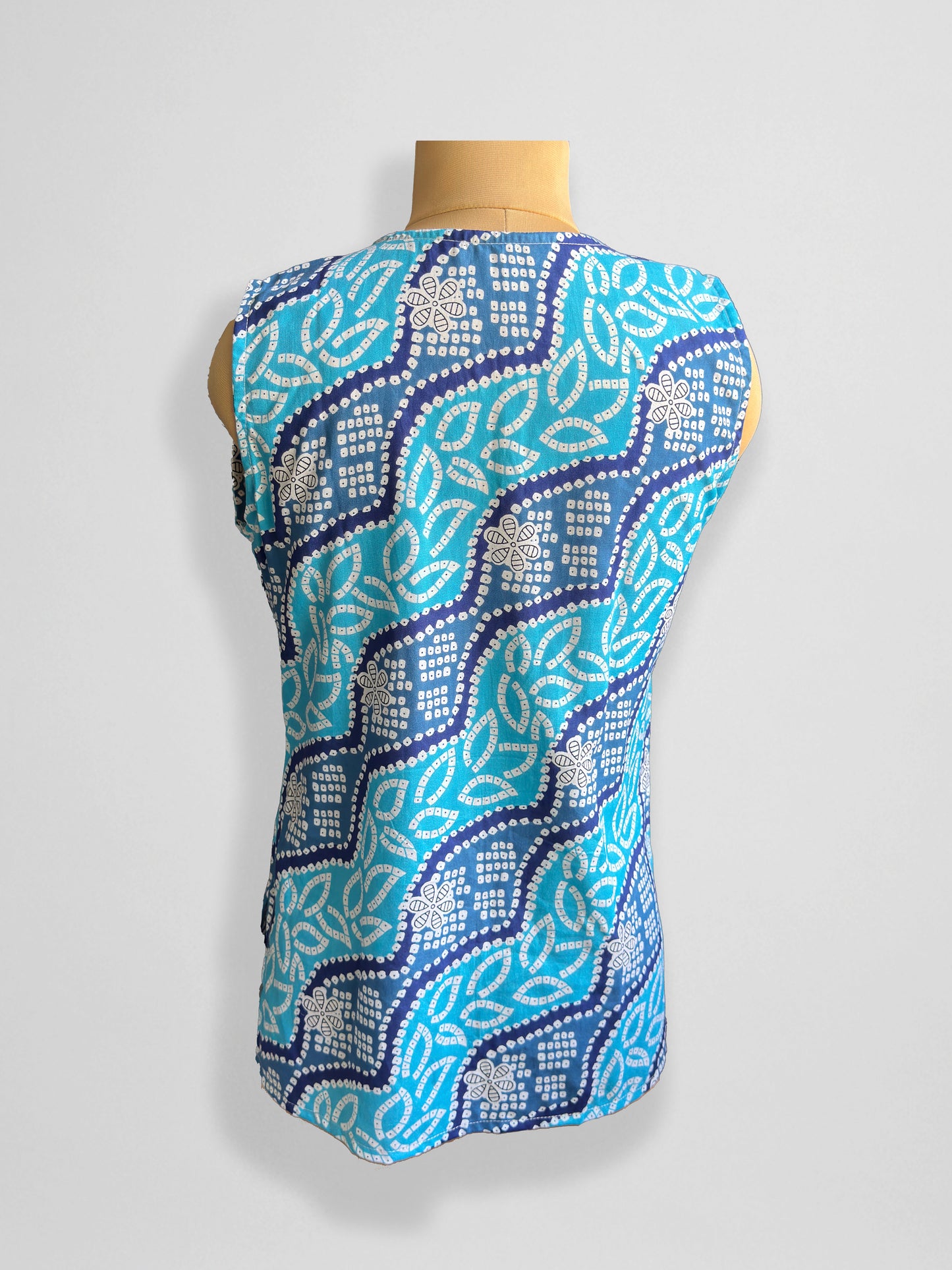 Indira – Blue Bandhej Sleeveless Cotton Top with V Neckline